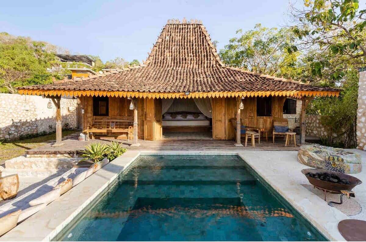 STUNNING 1 BEDROOM VILLA FOR SALE LEASEHOLD IN PADANG PADANG BE-2216 